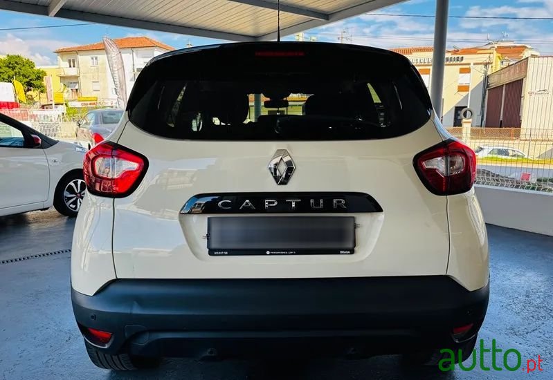 2015' Renault Captur 1.5 Dci Exclusive photo #5