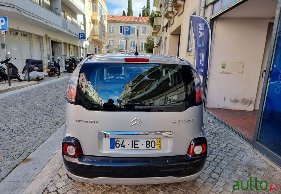 2009' Citroen C3 Picasso photo #5