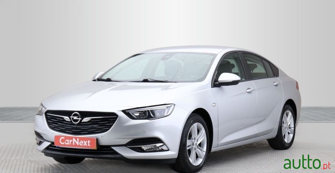 2017' Opel Insignia photo #1