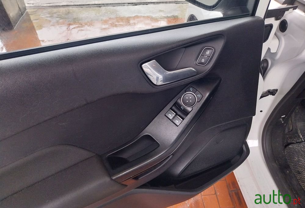 2018' Ford Fiesta photo #3