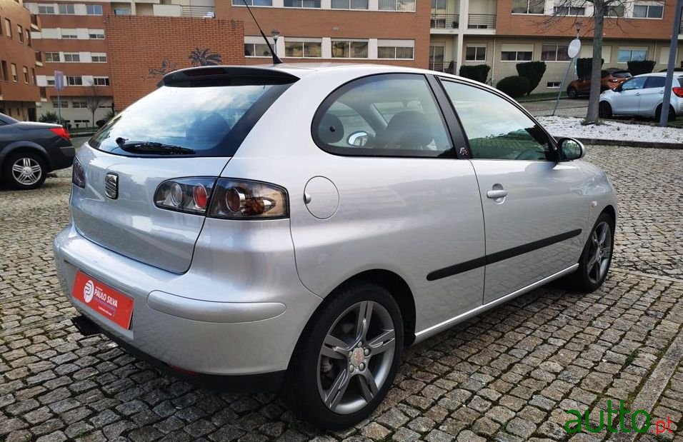 2004' SEAT Ibiza photo #3