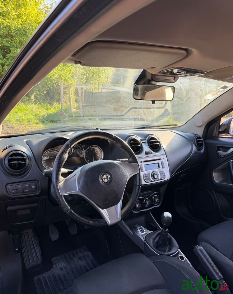2011' Alfa Romeo MiTo photo #6