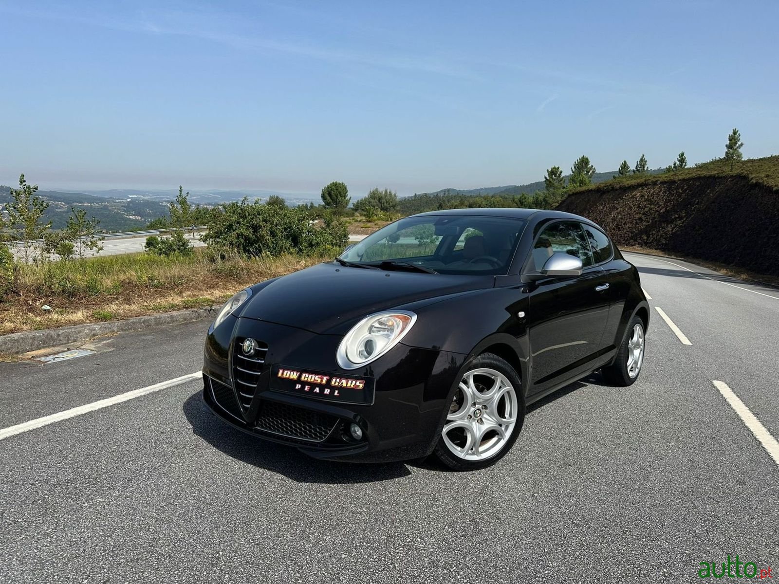 2011' Alfa Romeo MiTo photo #1
