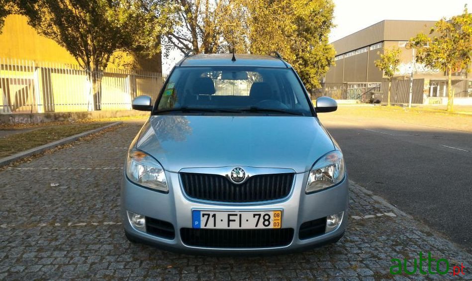 2008' Skoda Roomster 1.2 Htp Style photo #1