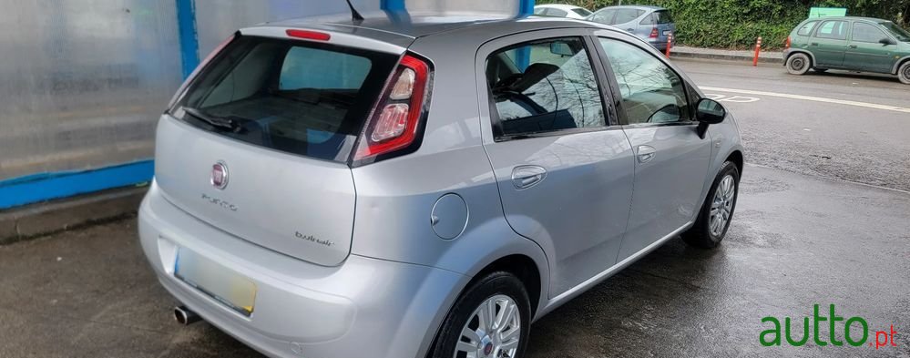 2014' Fiat Punto photo #2