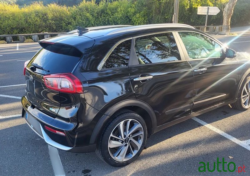 2018' Kia Niro photo #3