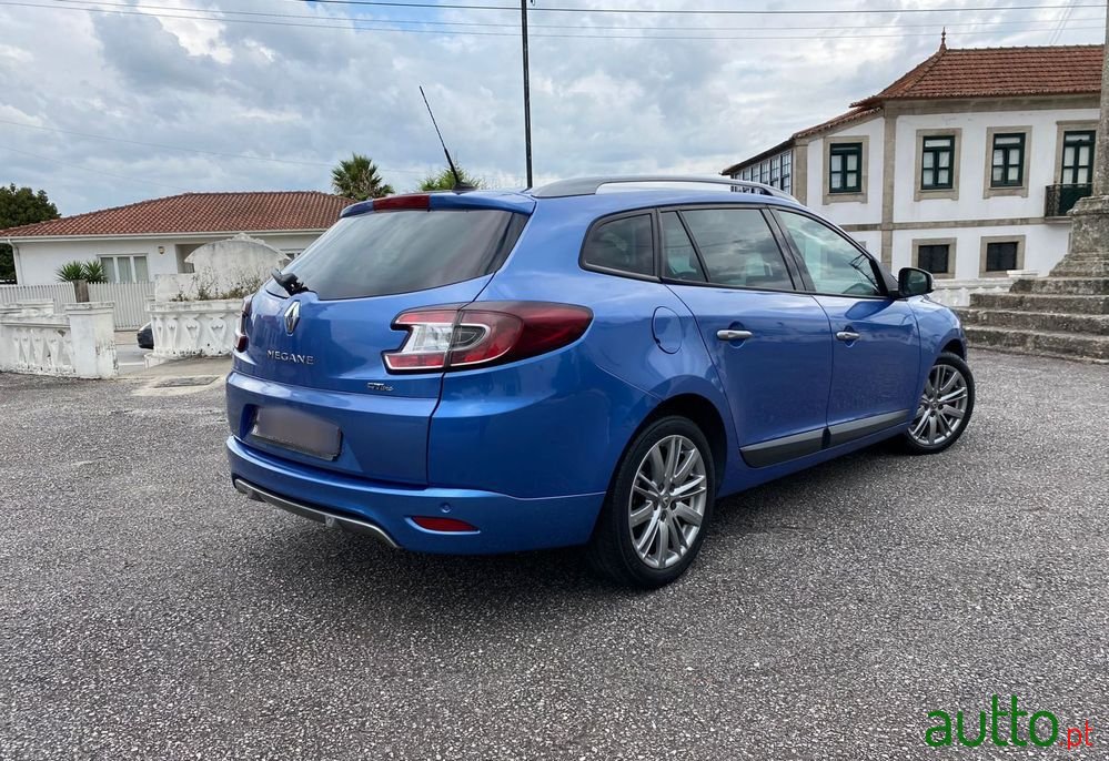 2010' Renault Megane Sport Tourer photo #3