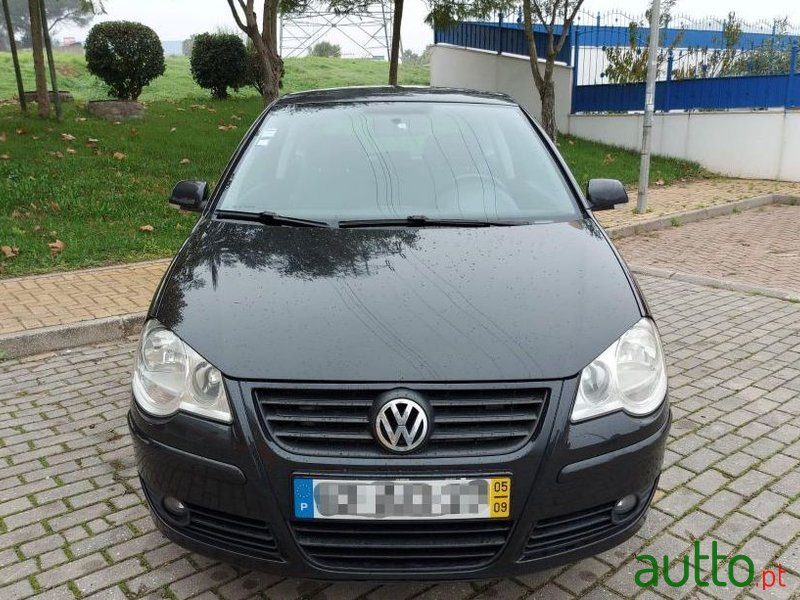 2005' Volkswagen Polo photo #2