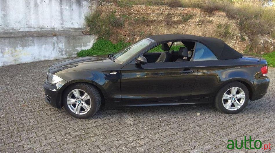 2009' BMW 118 2.0 D photo #1