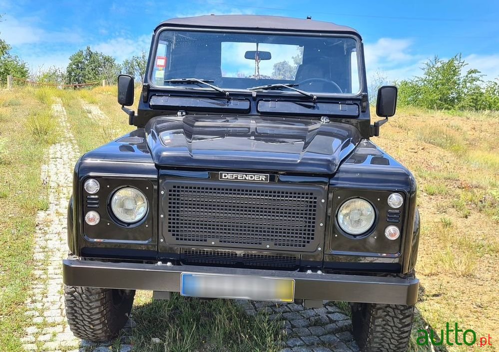 2004' Land Rover Defender 90 Sw 2.5 Td5 E photo #1