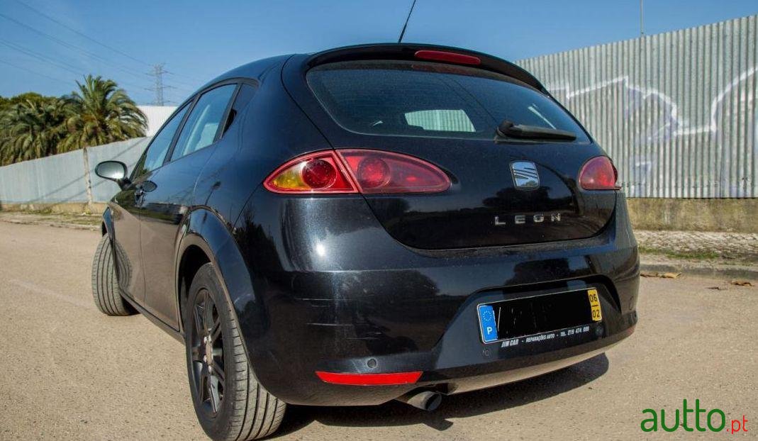 2006' SEAT Leon photo #3
