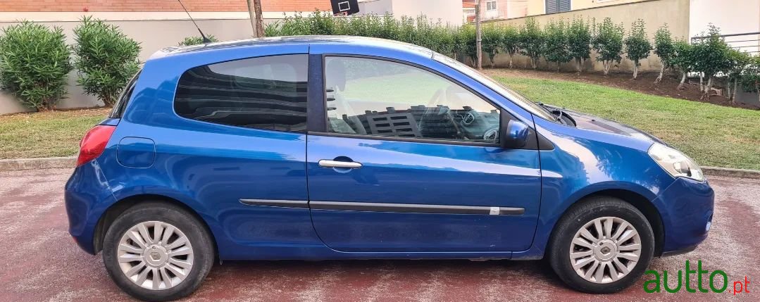 2011' Renault Clio Gt photo #4