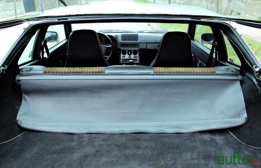 1984' Porsche 944 photo #5