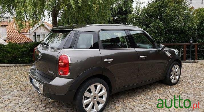 2010' MINI Countryman Cooper D photo #2