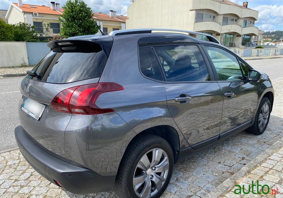 2017' Peugeot 2008 photo #3
