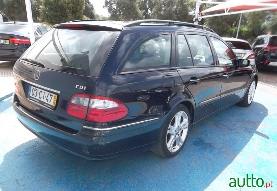 2003' Mercedes-Benz E-270 photo #4