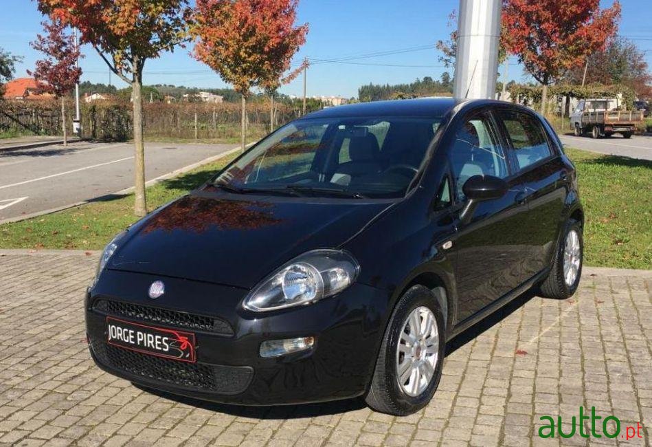 2012' Fiat Punto photo #1