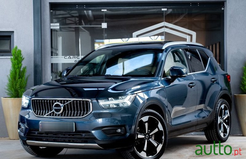 2020' Volvo Xc 40 photo #1