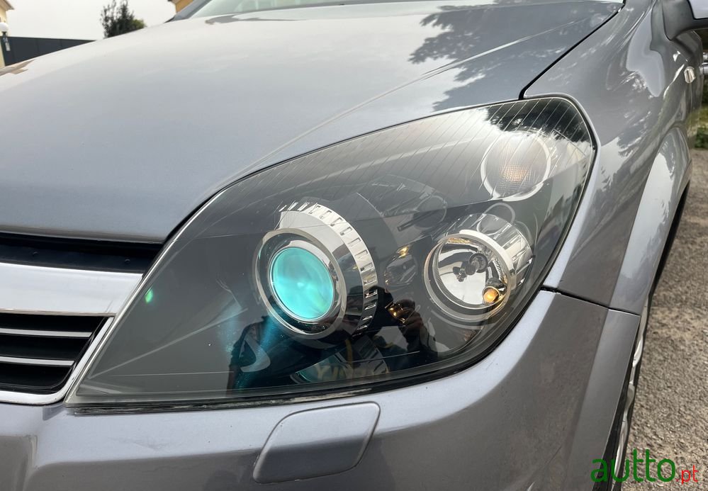 2009' Opel Astra Caravan photo #6