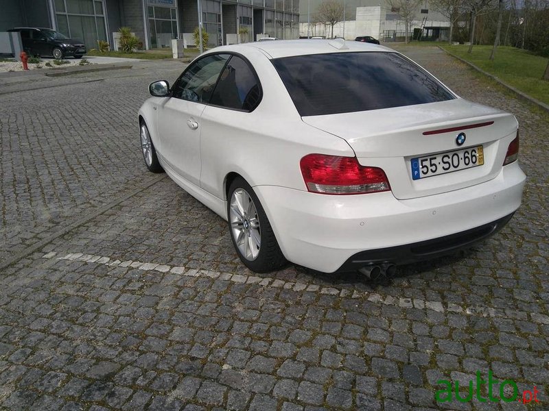 2010' BMW 120 d Pack M Coupé photo #2