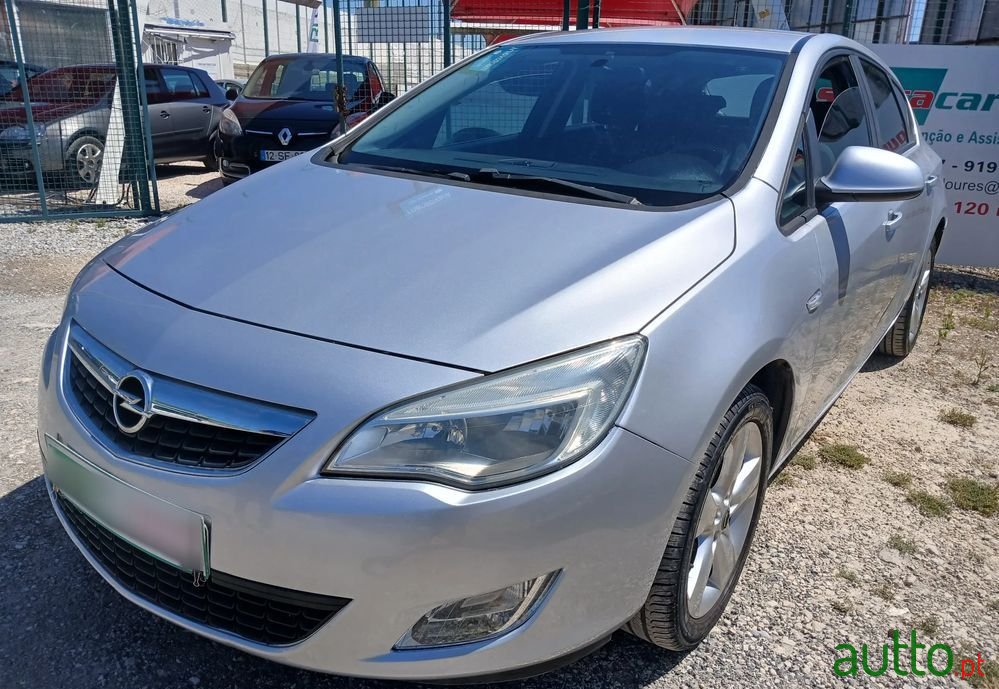 2010' Opel Astra 1.4 Enjoy photo #2