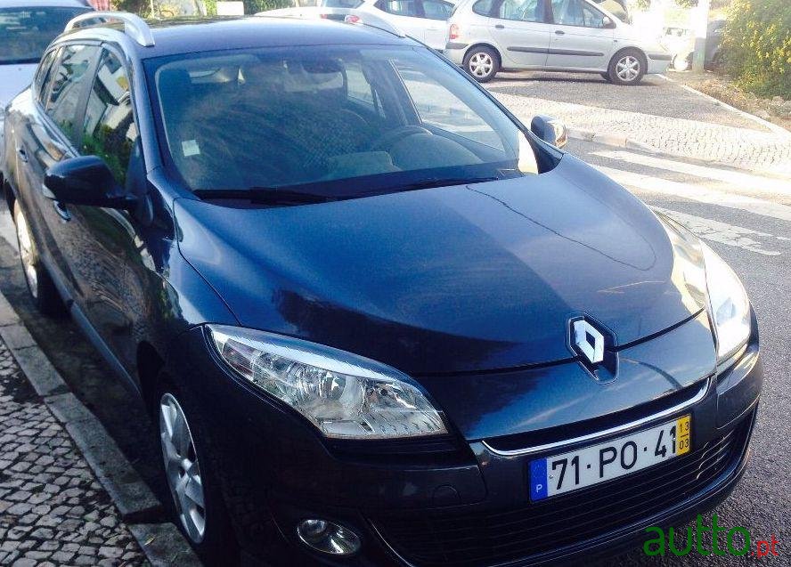 2013' Renault Megane Sport Tourer photo #1
