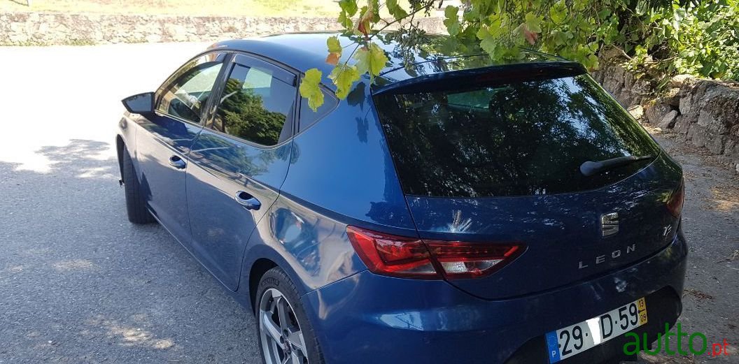 2013' SEAT Leon photo #1