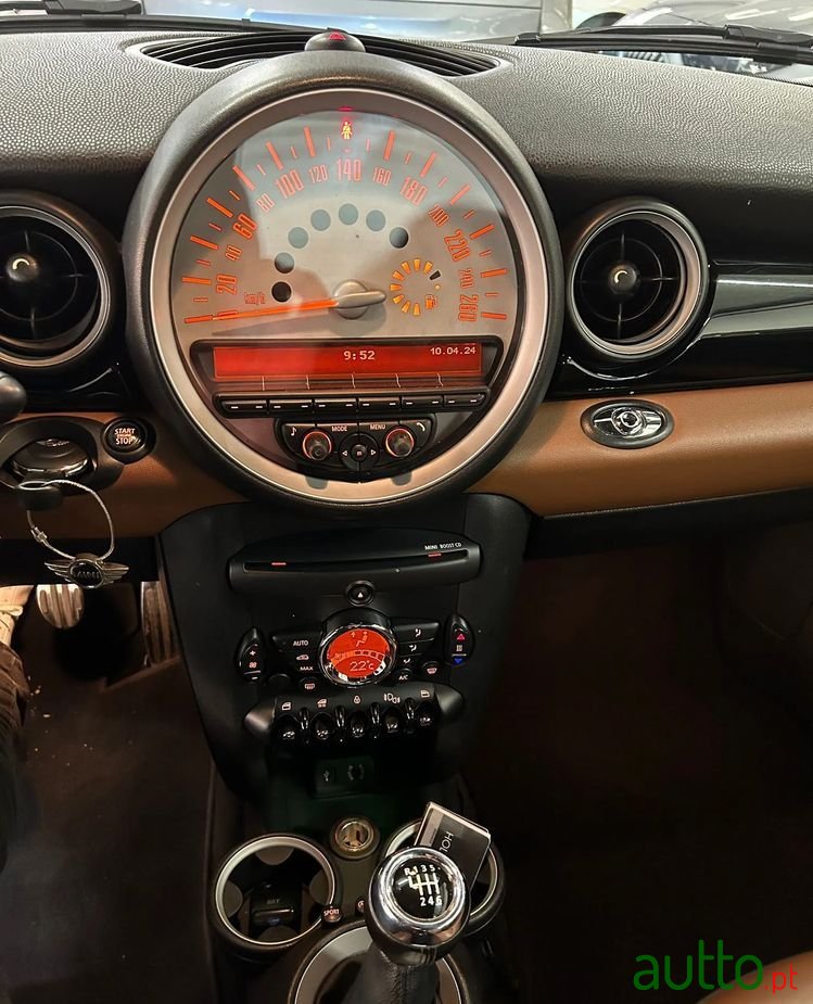 2013' MINI Cabrio Cooper S photo #2