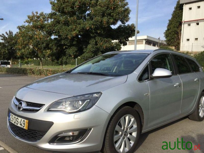 2015' Opel Astra Sports Tourer photo #1