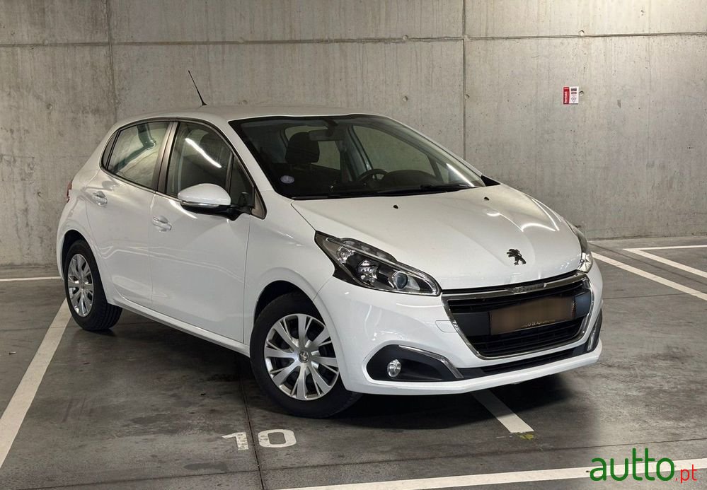 2019' Peugeot 208 photo #1