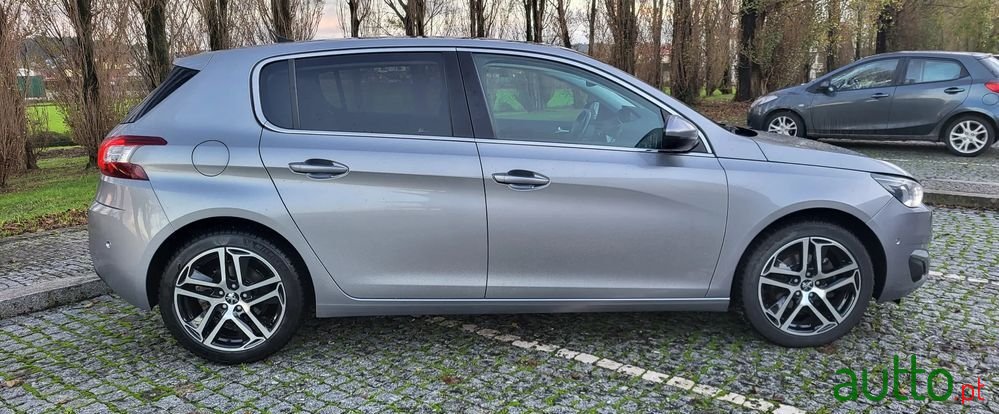 2014' Peugeot 308 photo #6