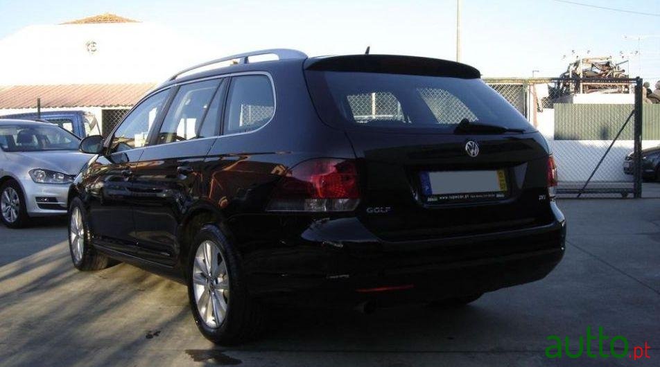 2012' Volkswagen Golf Variant photo #1