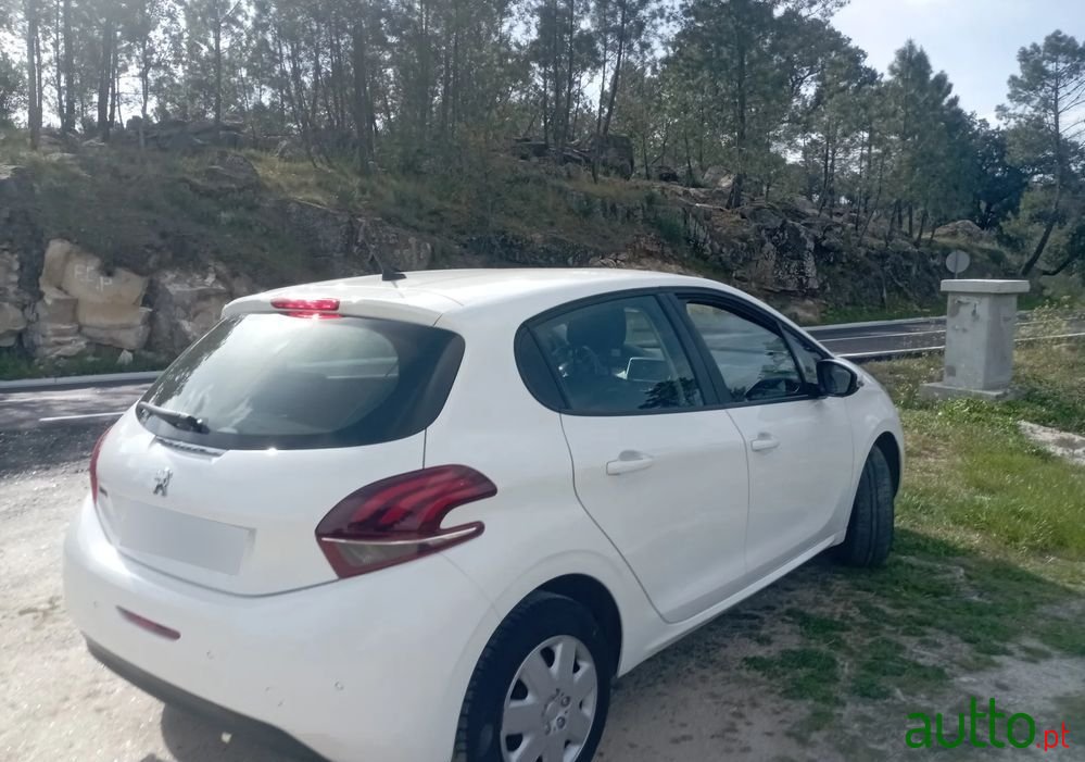 2019' Peugeot 208 photo #4