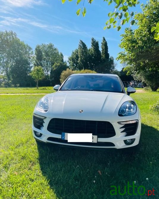 2015' Porsche Macan photo #3