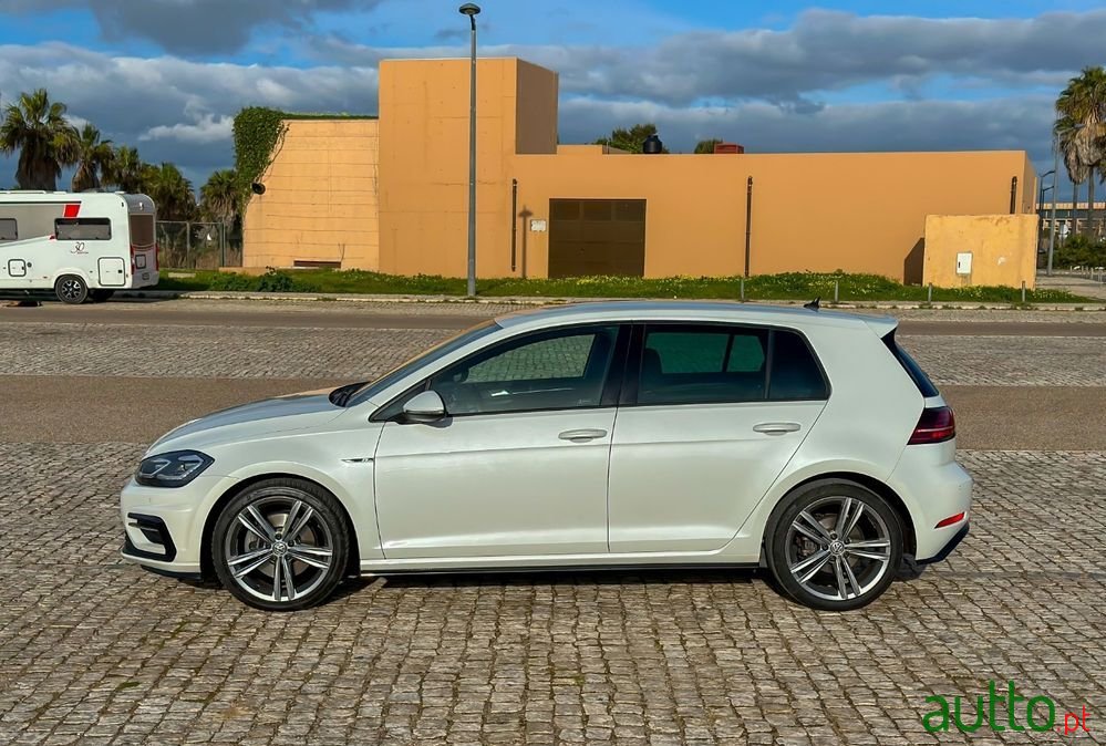 2018' Volkswagen Golf photo #3