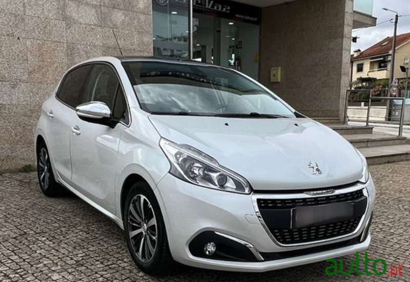 2017' Peugeot 208 photo #1