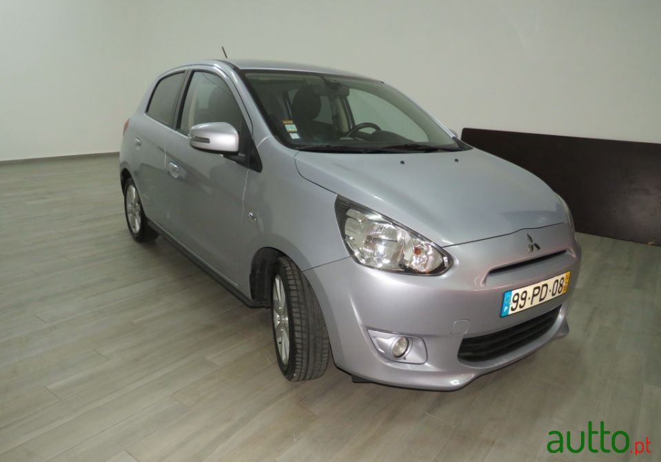 2014' Mitsubishi Space Star photo #3