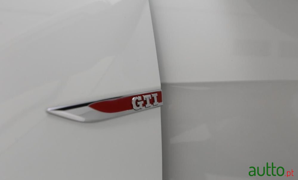 2017' Volkswagen Golf photo #6