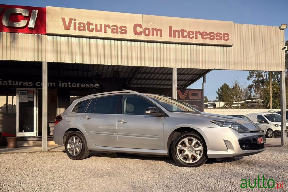 2010' Renault Laguna Break photo #4