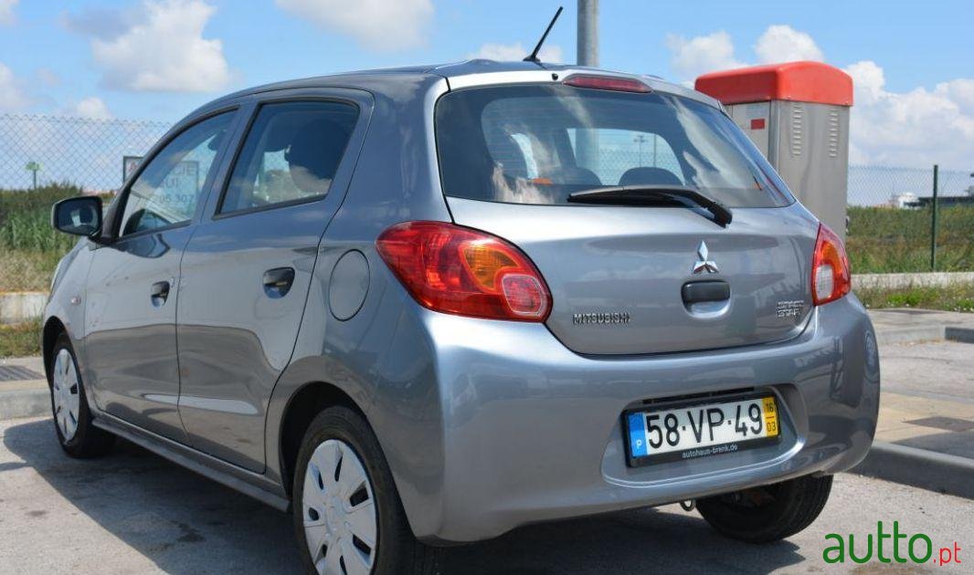 2016' Mitsubishi Space Star photo #3