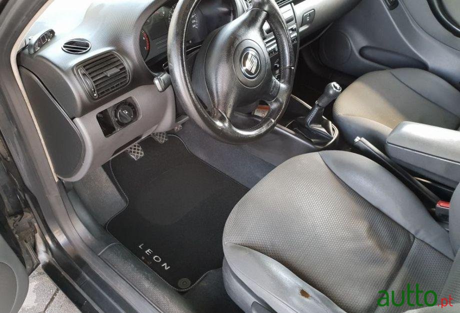 2003' SEAT Leon 1.4 16V photo #1
