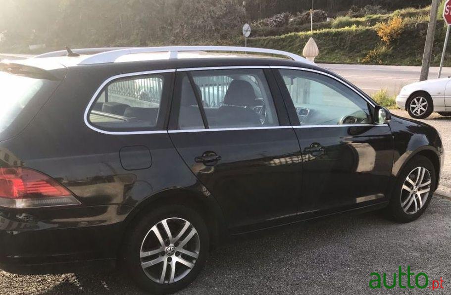 2010' Volkswagen Golf Variant photo #3