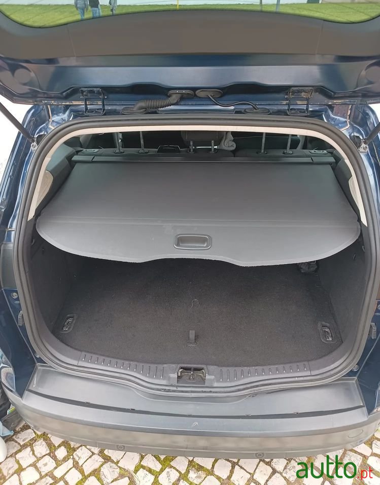 2013' Ford Focus Sw photo #3