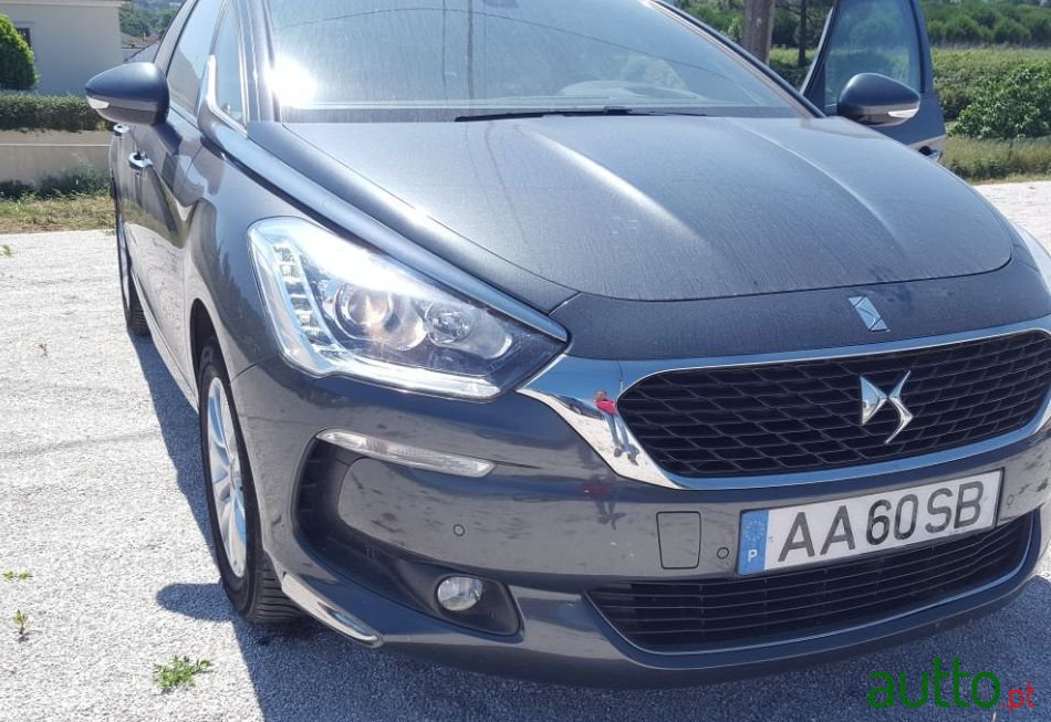 2015' DS Automobiles Ds5 Executive photo #3
