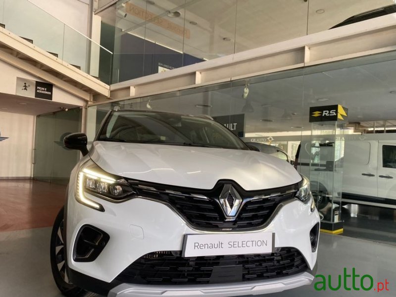 2021' Renault Captur photo #1