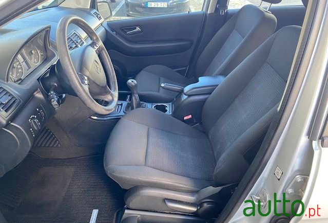 2009' Mercedes-Benz Classe A photo #4