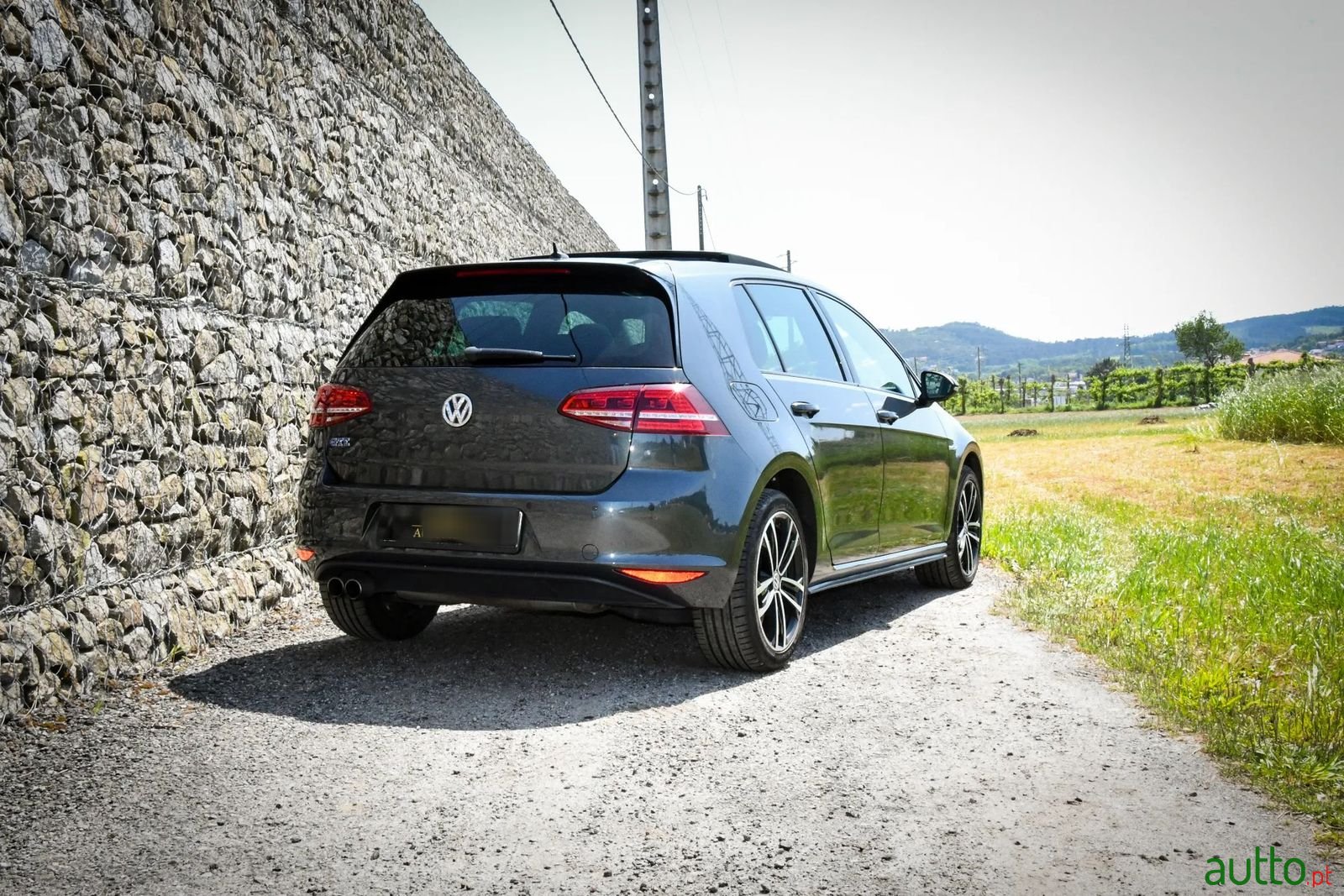2015' Volkswagen Golf photo #6