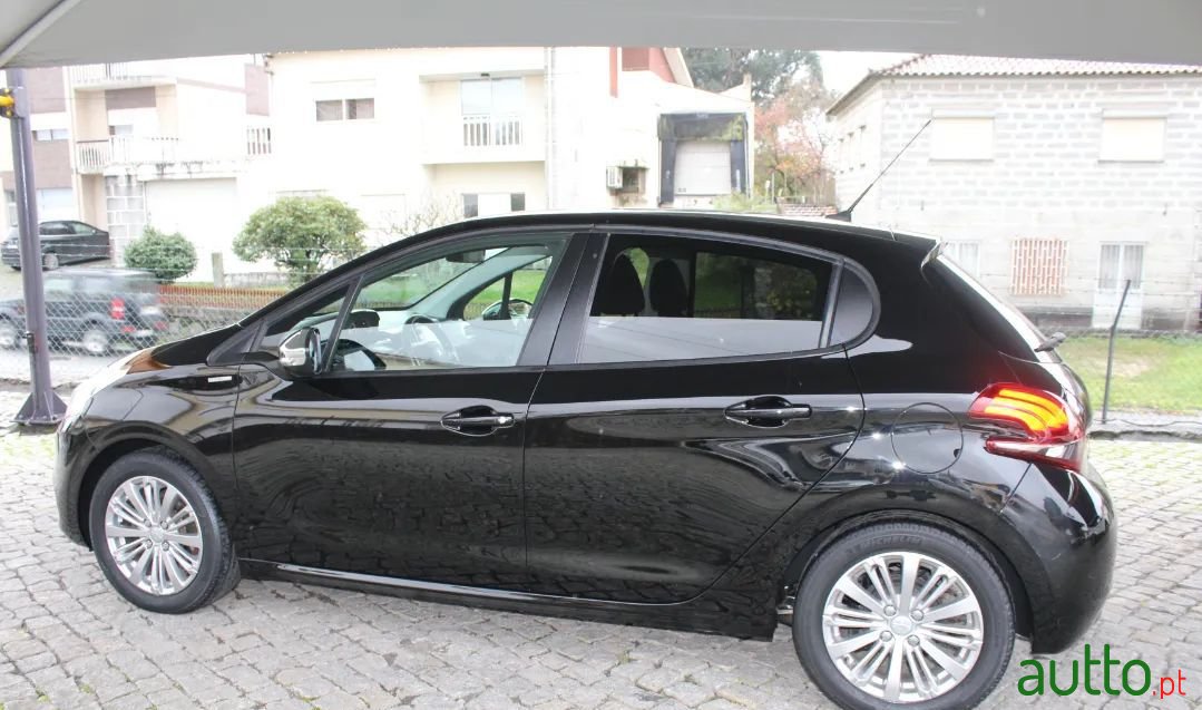 2018' Peugeot 208 photo #4