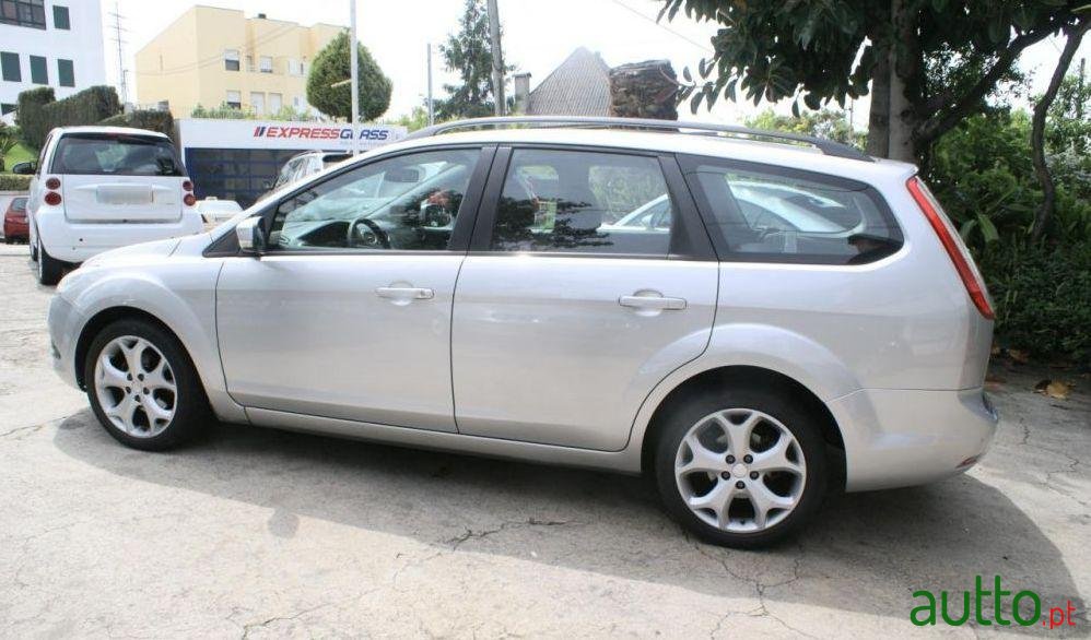 2008' Ford Focus Sw photo #1