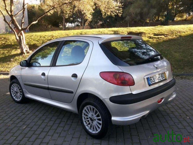 2005' Peugeot 206 1.4 Hdi Look photo #1